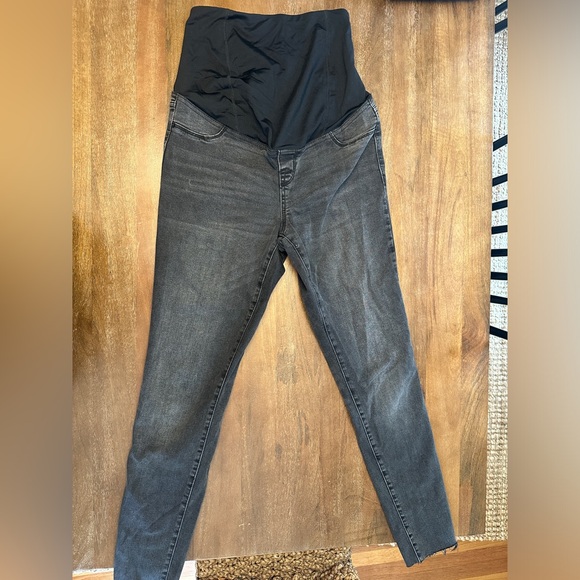 Isabel Maternity by Ingrid & Isabel Denim - Women’s Maternity Over the Belly Skinny Jeans, Raw Hem; Sz 4